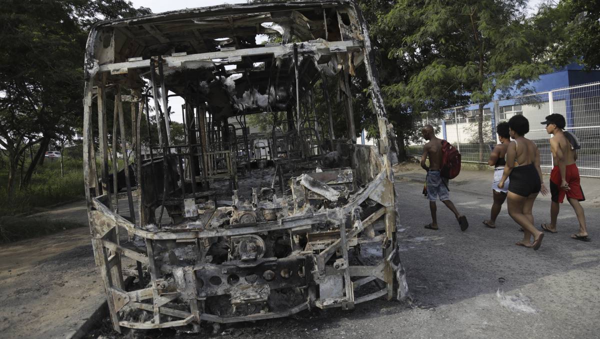 Quemaron 35 autobuses en Río de Janeiro | AP