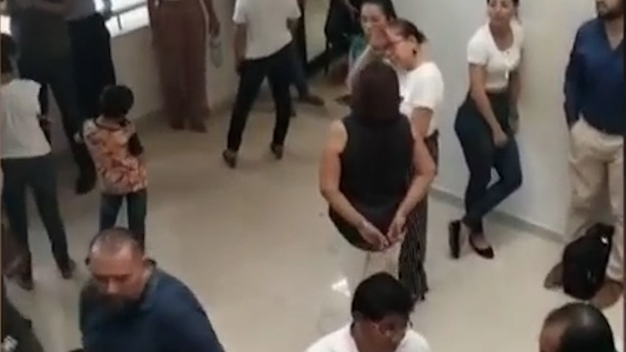 Trabajadores del Poder Judicial en Veracruz realizan paro de brazos caídos