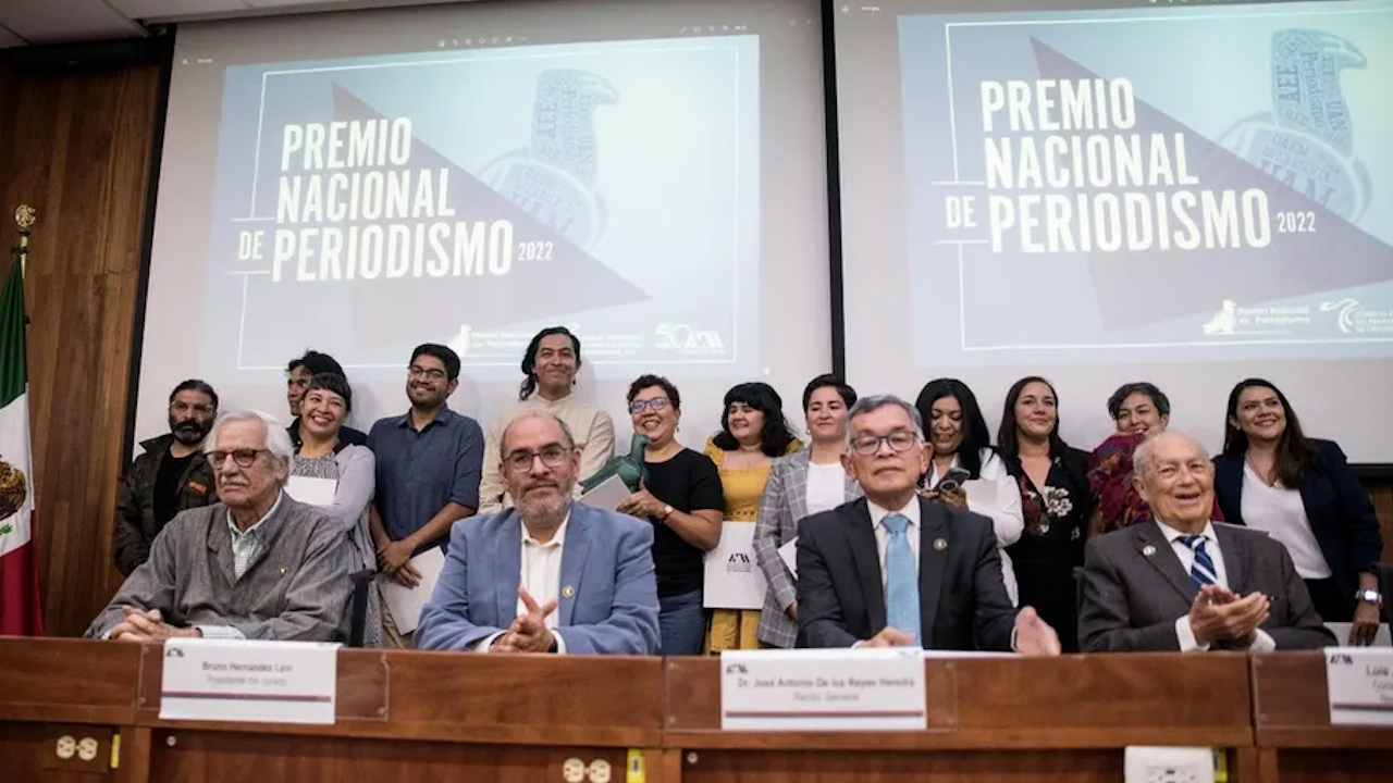 César Martínez, periodista de MILENIO, gana Premio Nacional de Periodismo