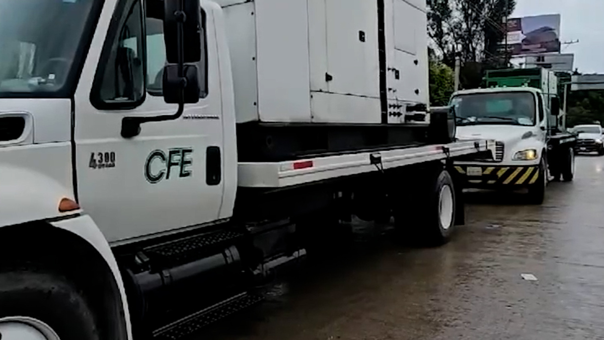 CFE restablece servicio eléctrico al 40% tras daños por el huracán 'Otis' en Guerrero