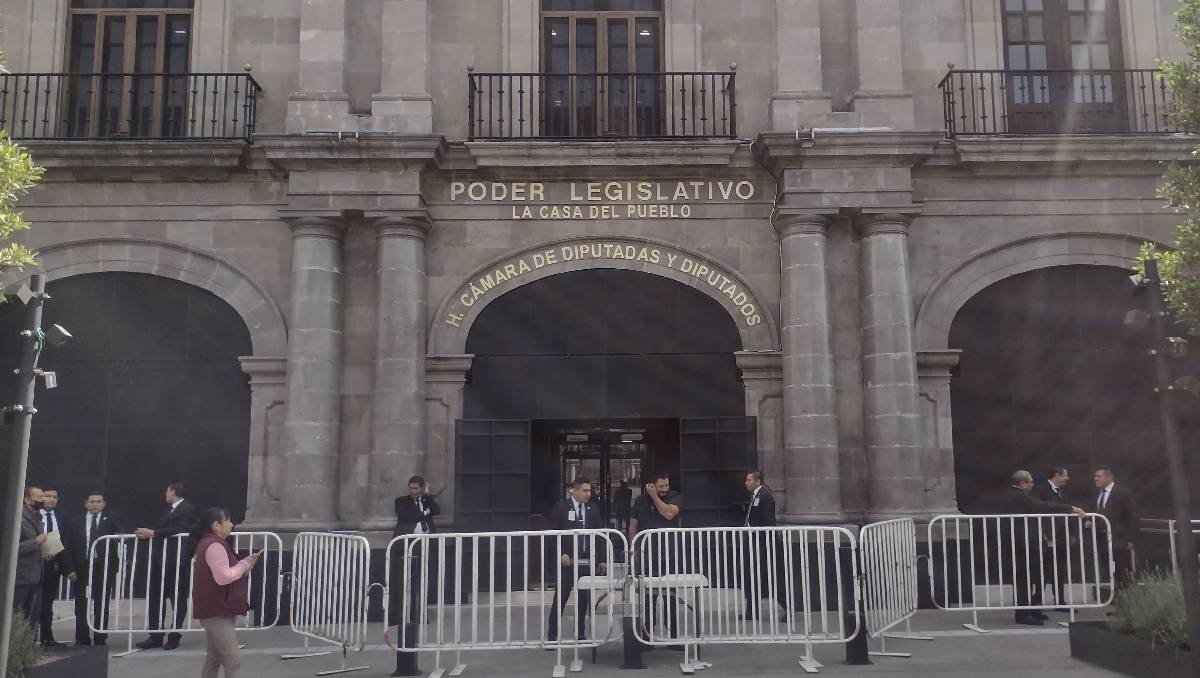 Entrada al edificio del Congreso del Estado de México  | (Claudia Hidalgo)