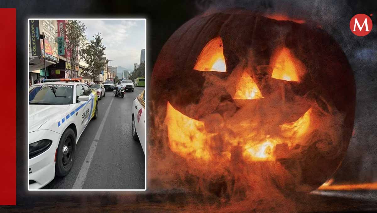 Graban a auto con decoración de Halloween en Monterrey. Especial