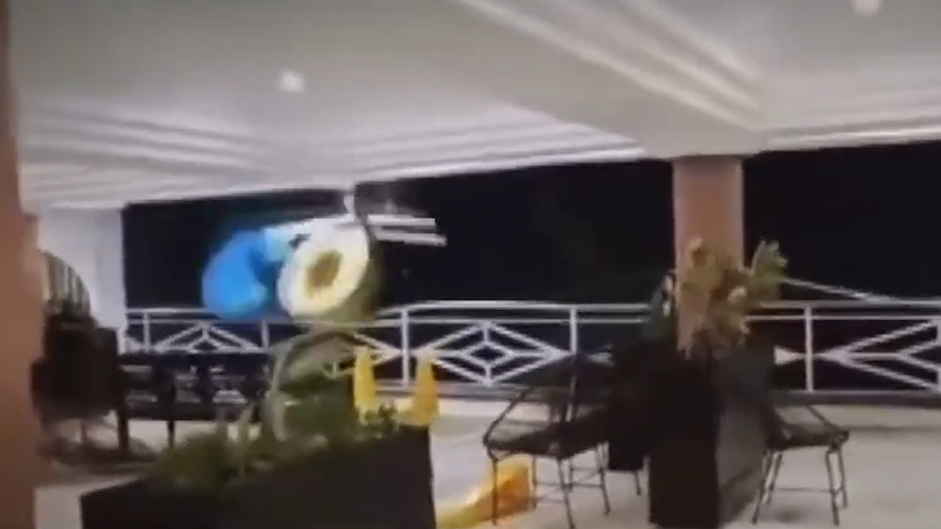 Así fue la llegada de 'Otis' a Acapulco; turistas documentan los daños