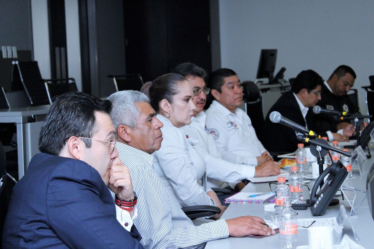 En primer plano, el Secretario de Movilidad del Estado de México, Daniel Sibaja | (Especial)