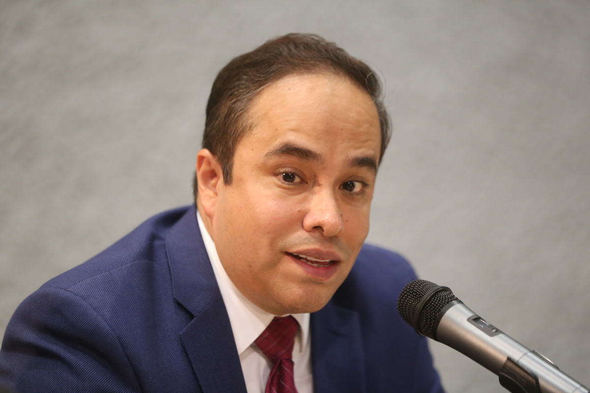 Alberto Ortega  . Leonel Rocha Canales