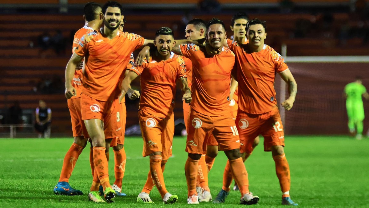 Correcaminos venció al Atlético La Paz.