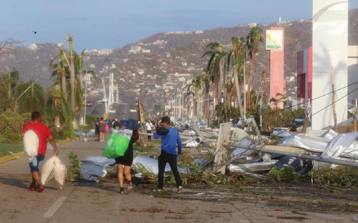 Los habitantes de Acapulco se vieron gravemente afectados por el huracán. | Jorge Carballo
