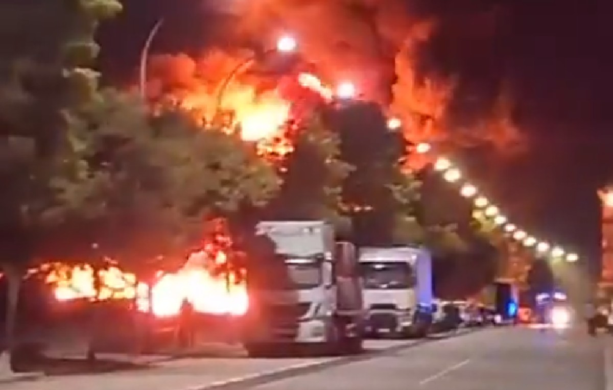Incendio químico en Valencia captado en redes (Twitter)