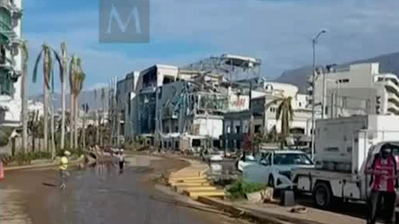 Acapulco continúa sin agua ni luz a dos días del paso del huracán 'Otis'