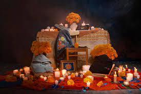 Adoptan elementos de Día de Muertos en colección de American Eagle/ Especial
