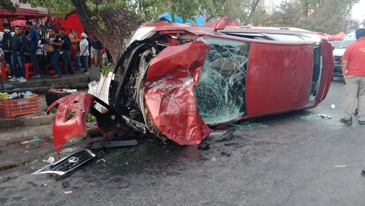 Un conductor se estrelló contra un camión de la ruta 95 en el centro de Monterrey. Erik Solheim Rocha