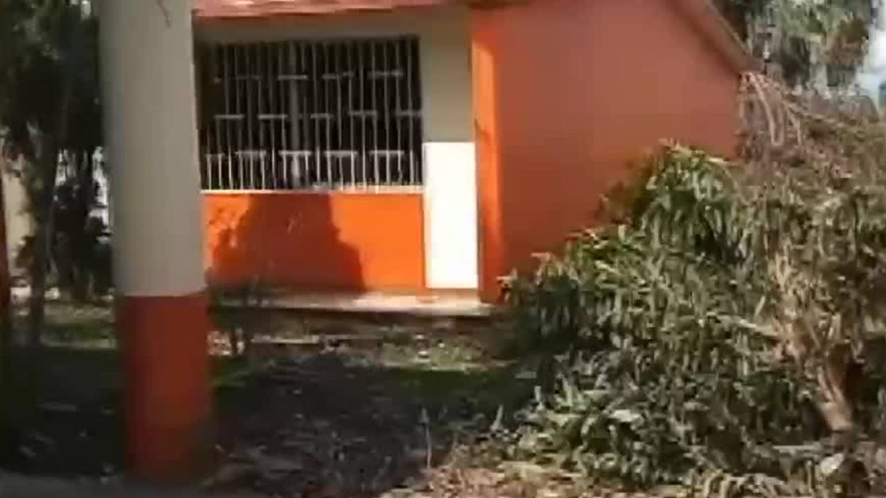 La escuela primaria Francisco I. Madero queda destruida por el huracán 'Otis'