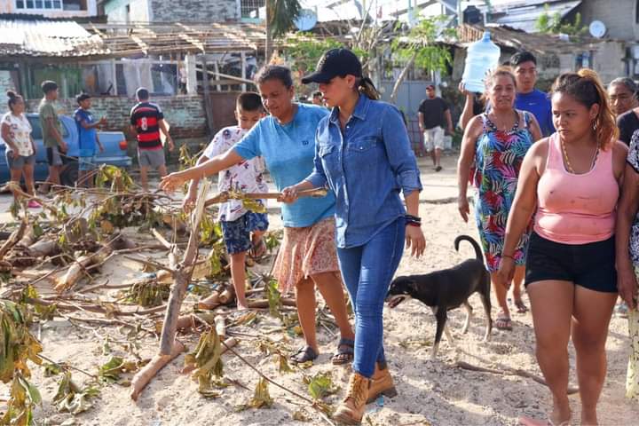 Evelyn Salgado supervisa entrega de apoyos a damnificados en Acapulco | Corresponsal