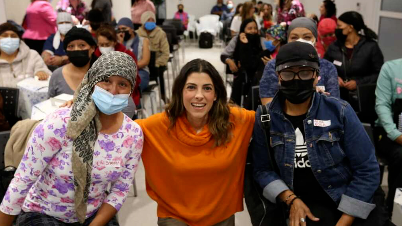 Fundación Beatriz Beltrones entrega pelucas oncológicas a pacientes con cáncer