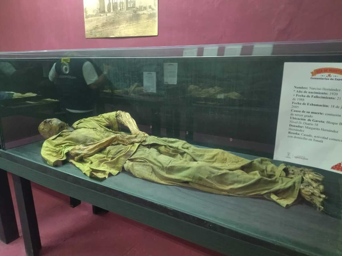 En este cementerio se exhiben cinco cuerpos momificados. (Dalia Rojas)