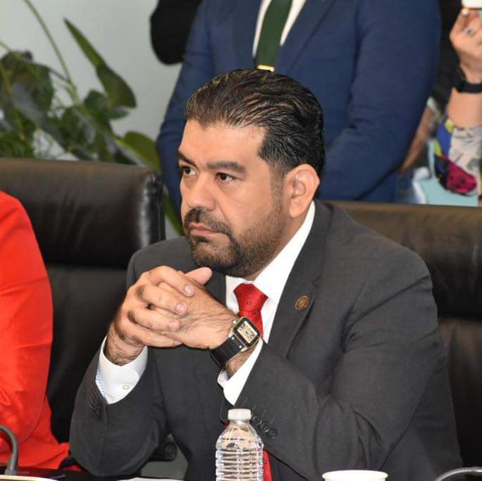 Francisco Javier Huacus Esquivel diputado de Michoacán