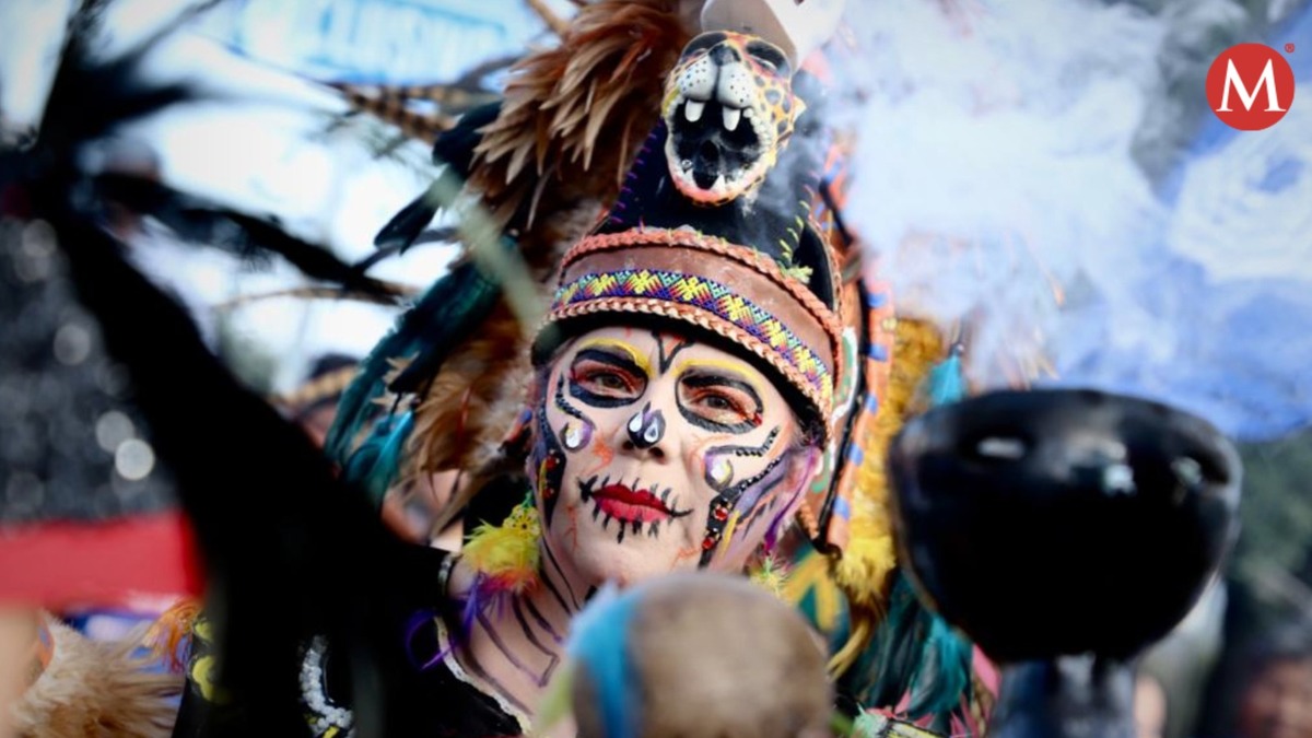 Chamanes vestidos de calaveras participaron en el evento. Foto: Roberto Alanís