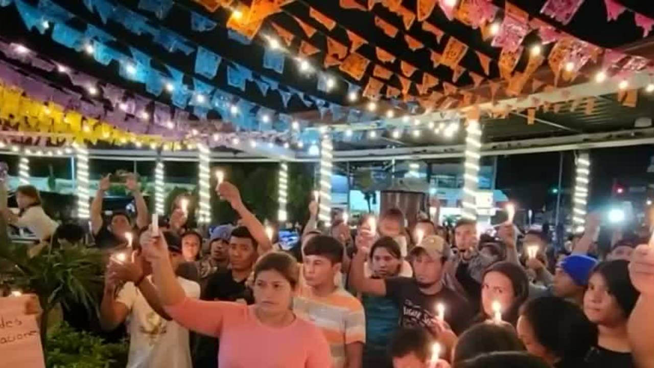 Migrantes se ofrecen para ayudar en la reconstrucción tras 'Otis' en Guerrero