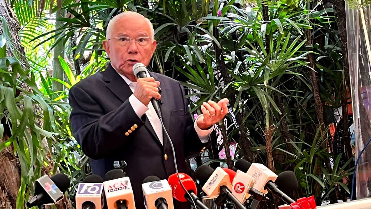 Juan Salgado Brito, aspirante a dirigir la 4T en Morelos en conferencia de prensa (David Monroy)