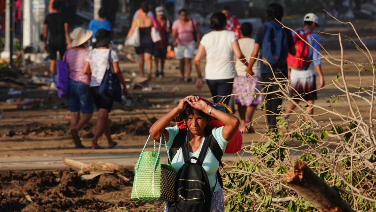 Víctimas de Otis dan el primer paso para reactivar la vida de Acapulco | Rogelio Morales Ponce (Cuartoscuro)