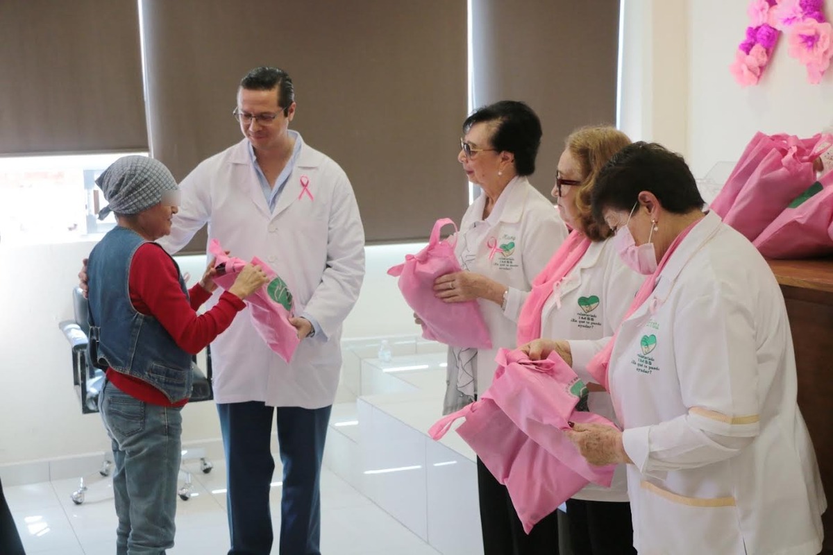 El voluntariado del IMSS Hidalgo reafirma su labor solidaria beneficiando a las mujeres que luchan contra el cáncer de mama (Cortesía)