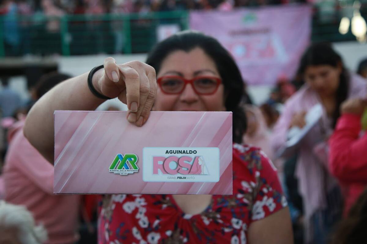 Entregan salario Rosa en Mineral de la Reforma.