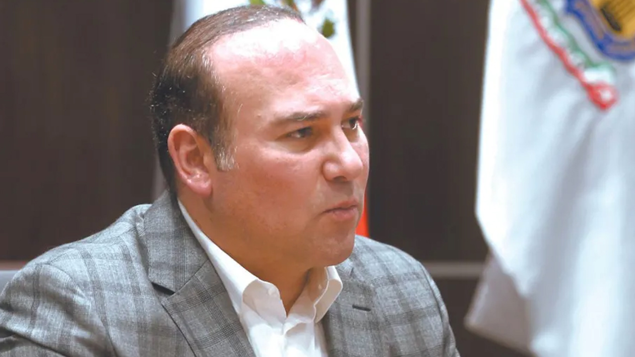 Juez federal considera impedido a Arturo Salinas para interinato en NL