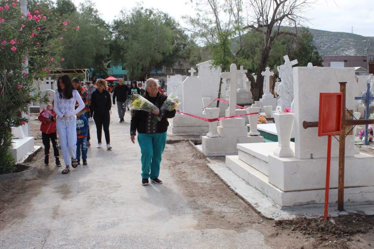 Inicia operativo en pateones de Torreón. | Roberto Amaya
