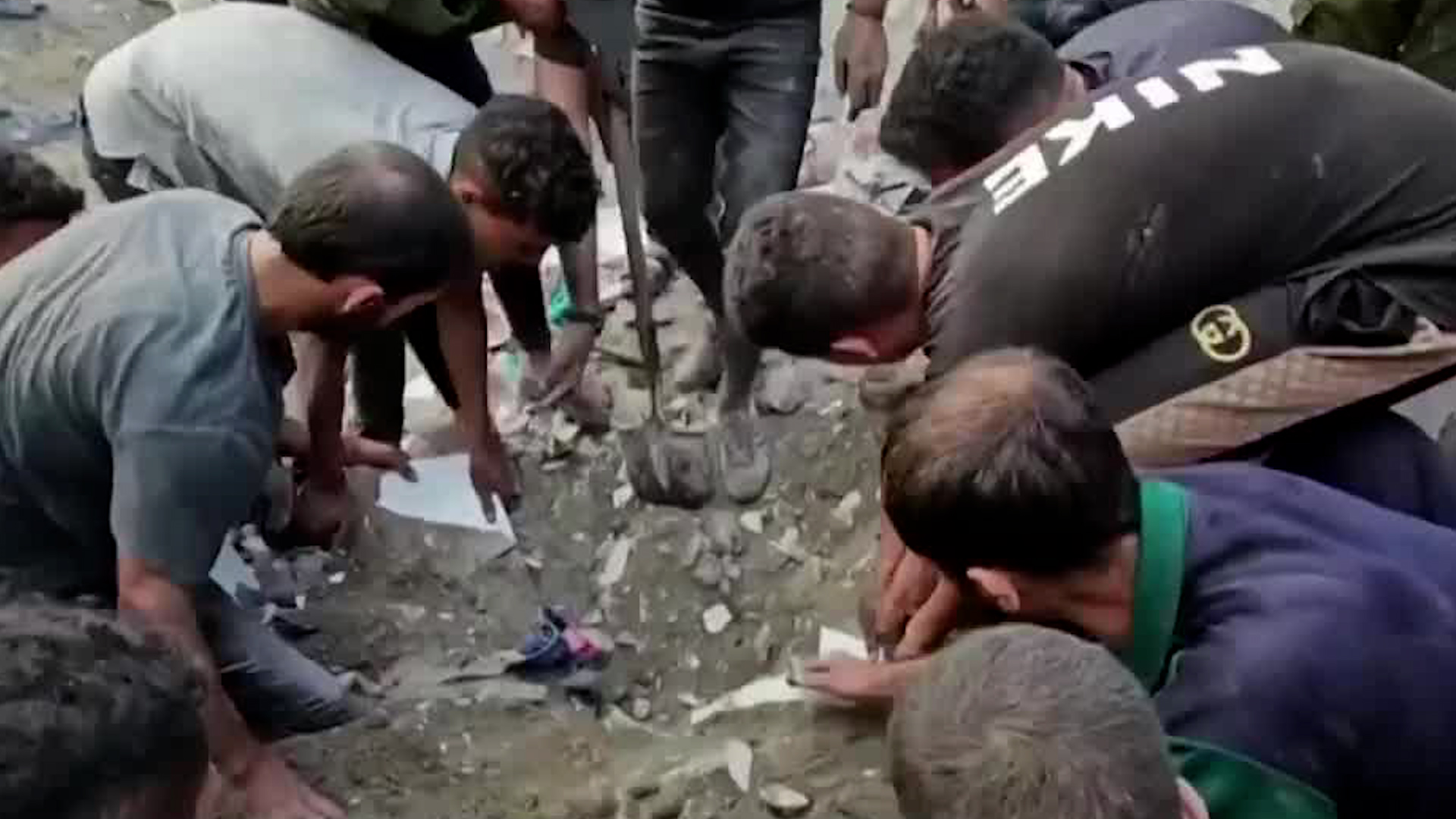 Israel bombardea red de túneles en Gaza; se reportan 145 muertos