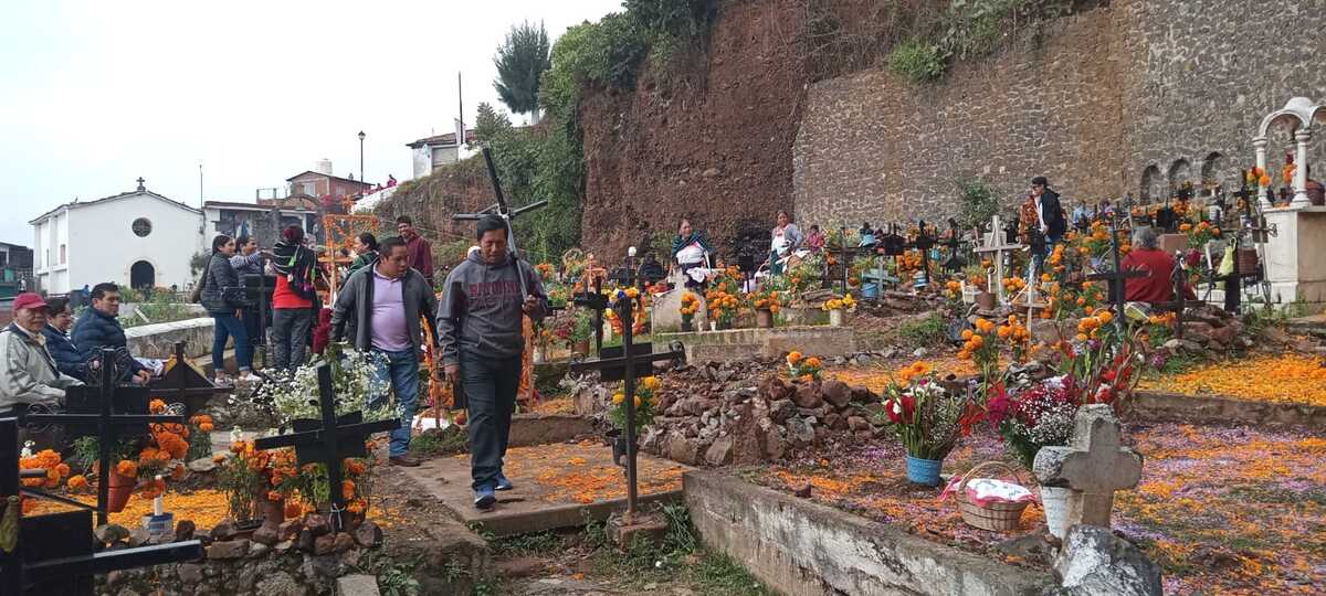 Pátzcuaro se prepara para recibir a sus muertos | César Cabrera