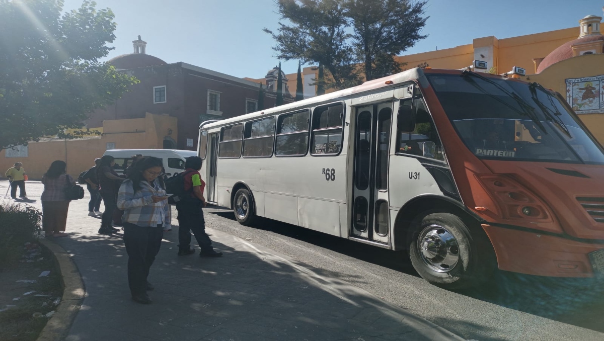 Poblanos rechazan incremento al pasaje en transporte público | Leslie Mora