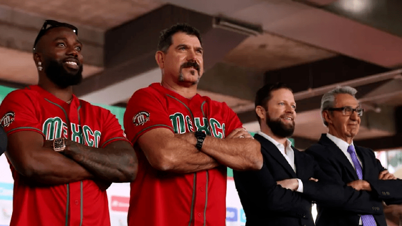 Randy Arozarena y Benjamin Gil celebran el Premio Nacional del Deporte 2023