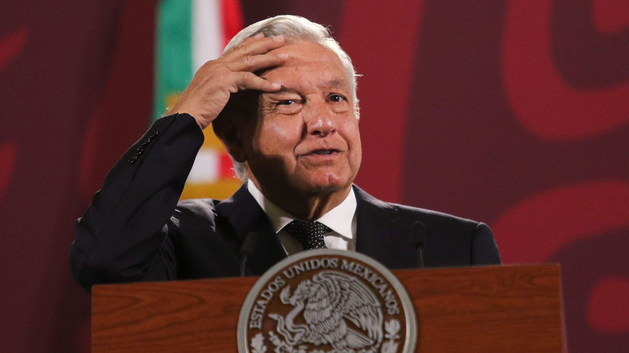 "Salinas está enojado por el SAT, por eso me mienten la madre", dice AMLO ante campaña