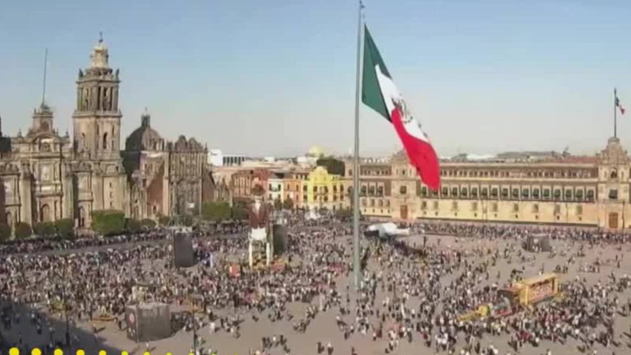 ¿Cómo se ve el Zócalo capitalino con el Desfile de Día de Muertos 2023?