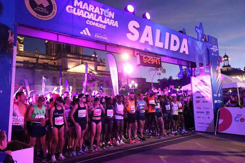 Más de 7 mil personas participaron en el Maratón Guadalajara. (Cortesía)