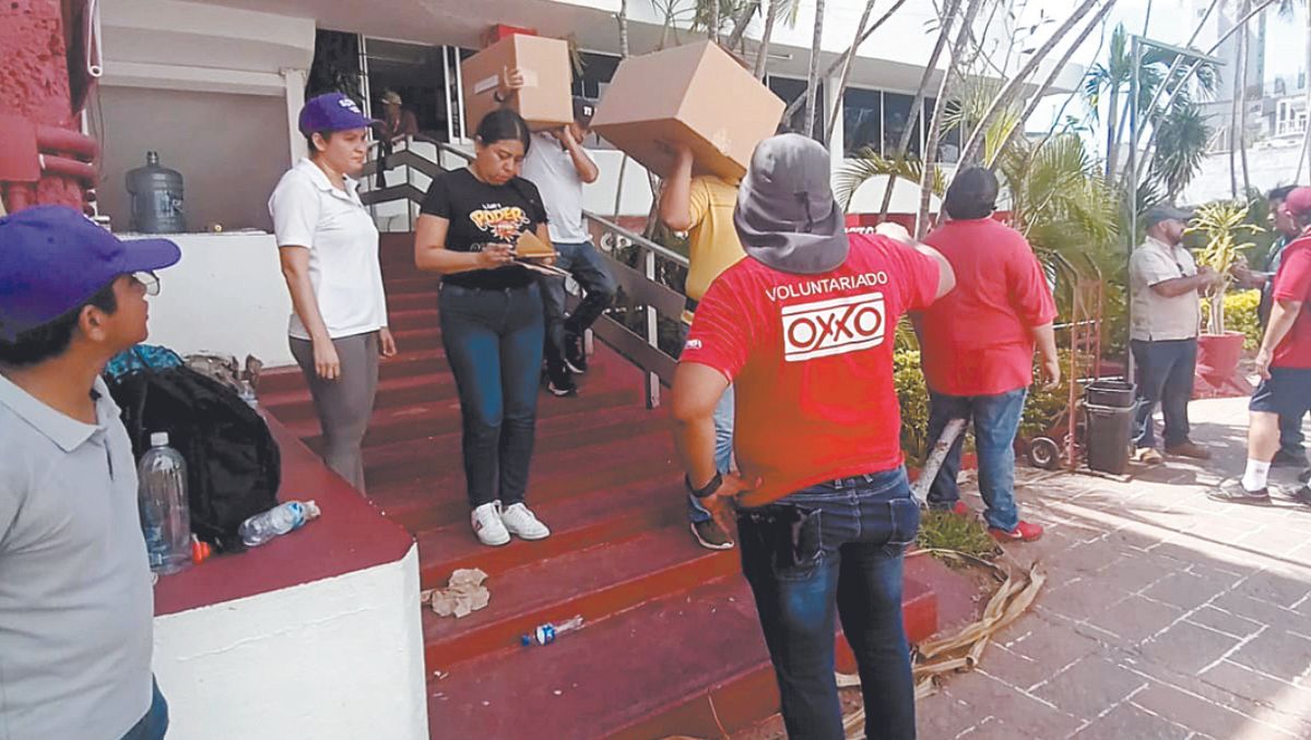 Femsa mandó donativos económicos y en especie. ESPECIAL