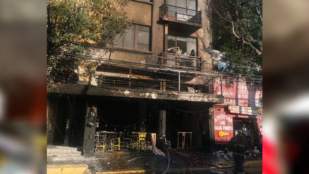 Incendio en negocio de la alcaldía Benito Juárez. | Foto: Especial