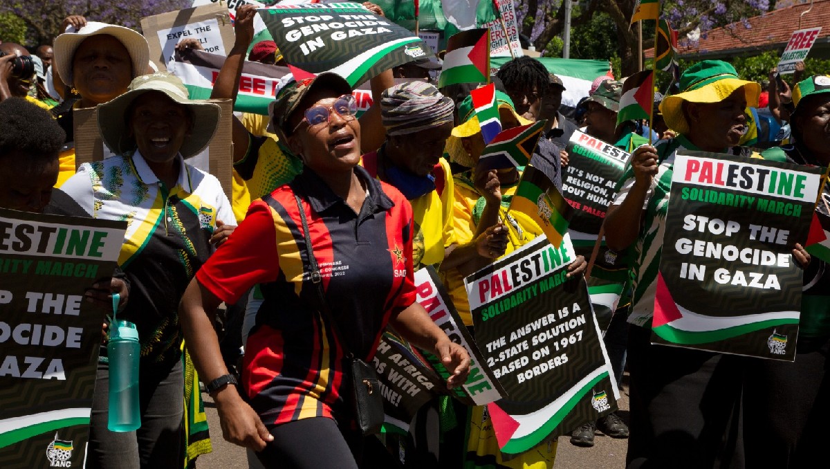 Manifestación pro-palestinos afuera de la embajada de Israel en Pretoria, Sudáfrica| AP