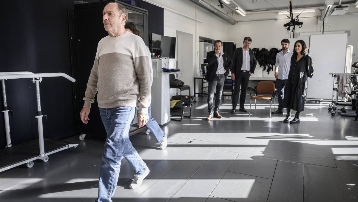 Marc camina con normalidad gracias a su implante | AFP