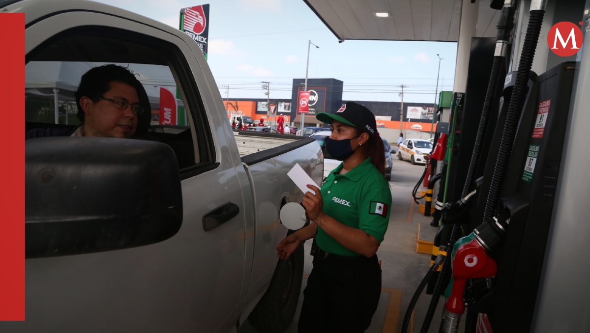 Despacho de gasolina en estaciones de servicio en Tamaulipas. (Yazmín Sánchez)