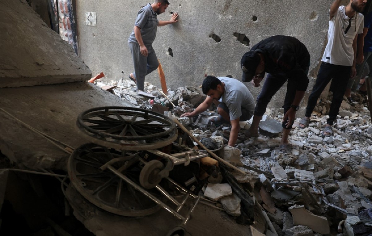 Escombros tras bombardeo israelí en Rafah (AFP)