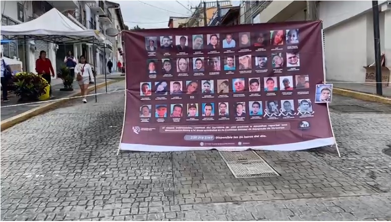 Familiares de víctimas desaparecidas bloquean Palacio Municipal en Veracruz | Especial