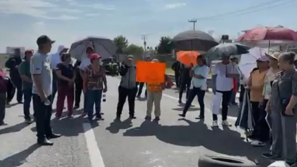 Manifestantes de Edomex abren parcialmente Circuito Exterior Mexiquense tras bloqueo