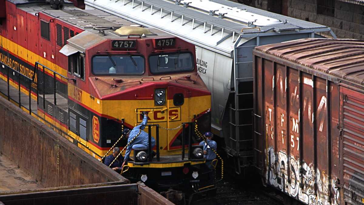 En tanto, acciones de Canadian Pacific Kansas City subieron hasta 0.5 por ciento en Wall Street de Nueva York. | Cuartoscuro