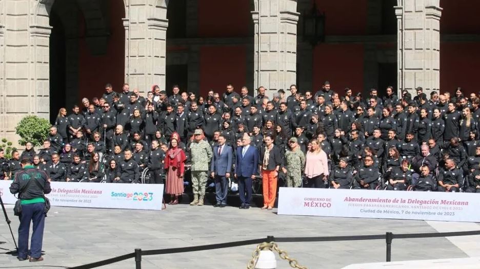 AMLO abandera a delegación mexicana que competirá en los Parapanamericanos de Chile 2023