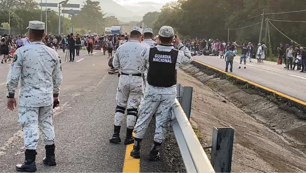 Elementos de la Guardia Nacional acudieron al bloqueo carretero en Chiapas de la caravana migrante. | Especial