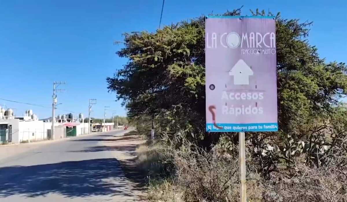 Se inició un operativo policiaco en el fraccionamiento La Comarca, lugar donde se encontraba la vivienda de las victimas (Omar Hernández)