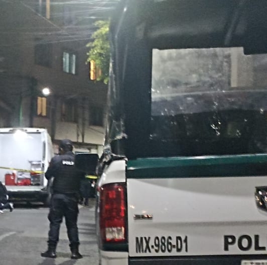 Paramédicos confirmaron que el hombre había muerto. | Enrique Luna