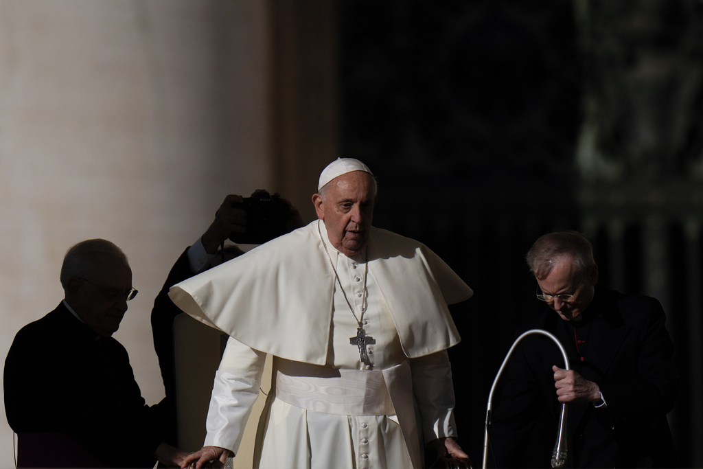 El papa Francisco llega a la Plaza de San Pedro del Vaticano | AP