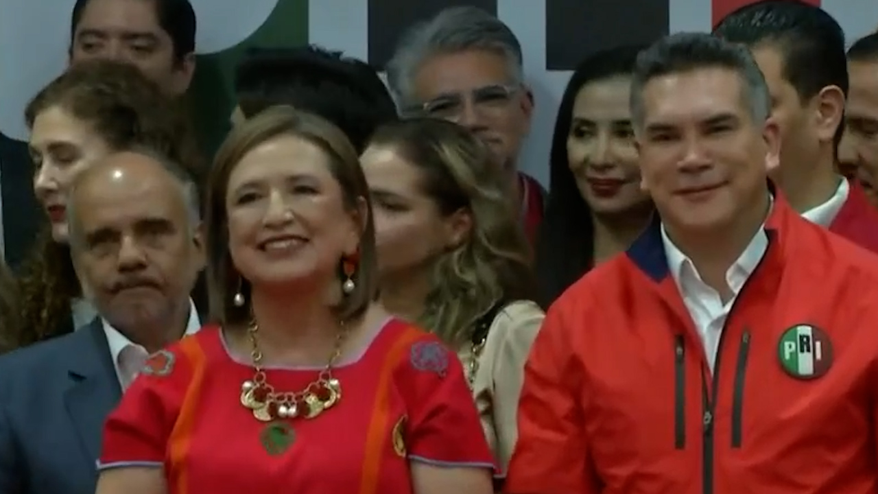 Xóchitl Gálvez se registra como precandidata del PRI a la presidencia